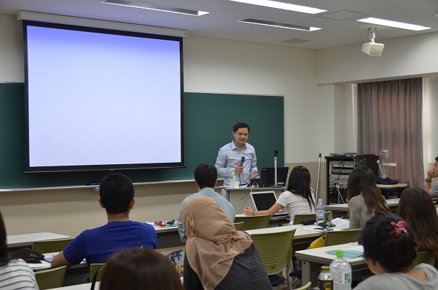 Nick_san_at_Kwansei_Gakuin_Univ