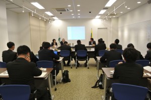 ブリーフィングの様子