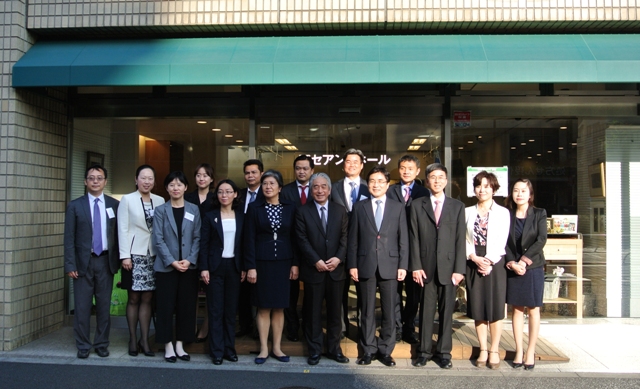 三者会合参加者による集合写真