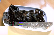 お酒のつまみにはカイペーン（川海苔）